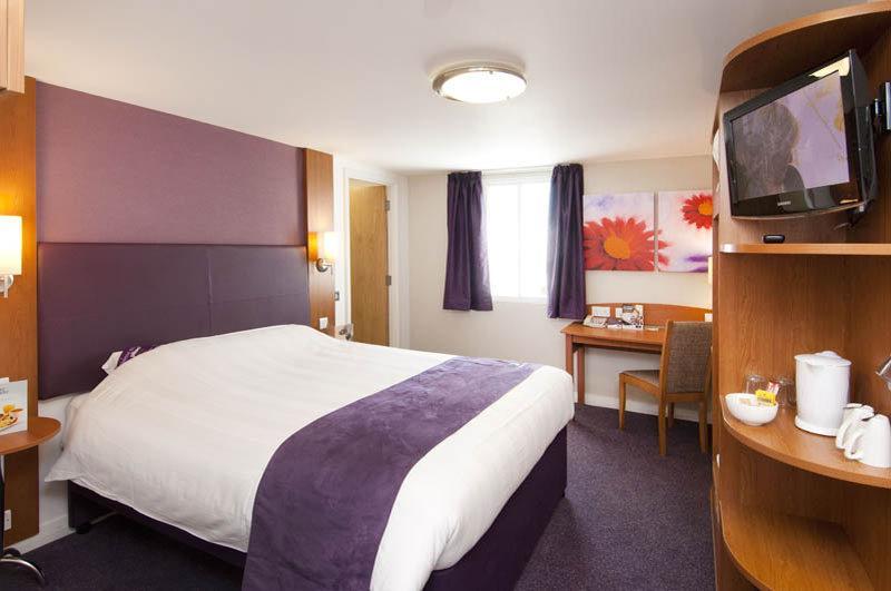Premier Inn Кетеринг Экстерьер фото